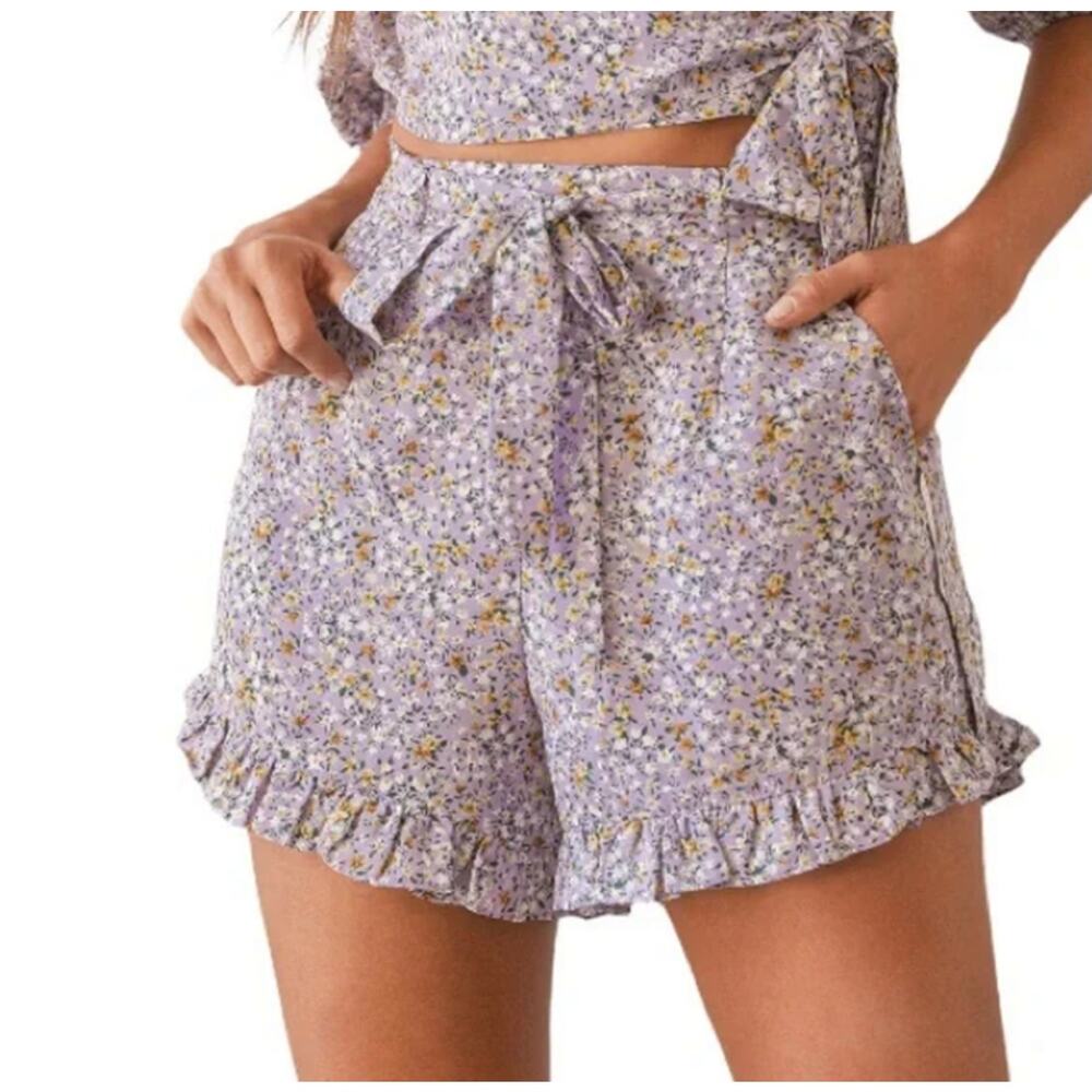 Lulu's shorts purple floral printed ruffled